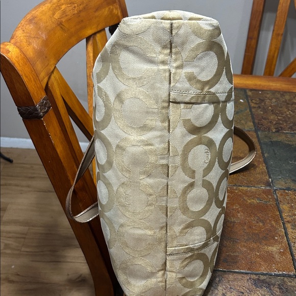 Coach Poppy beige and Metallic Shoulder Bag - Picture 8 of 11